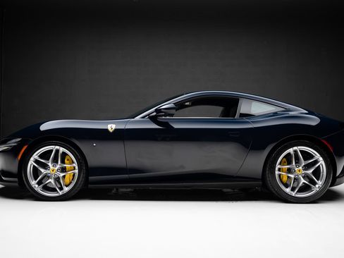 Used 2023 Ferrari Roma RWD image 18