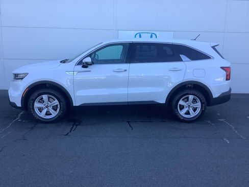 Used 2022 Kia Sorento LX AWD/4WD image 2
