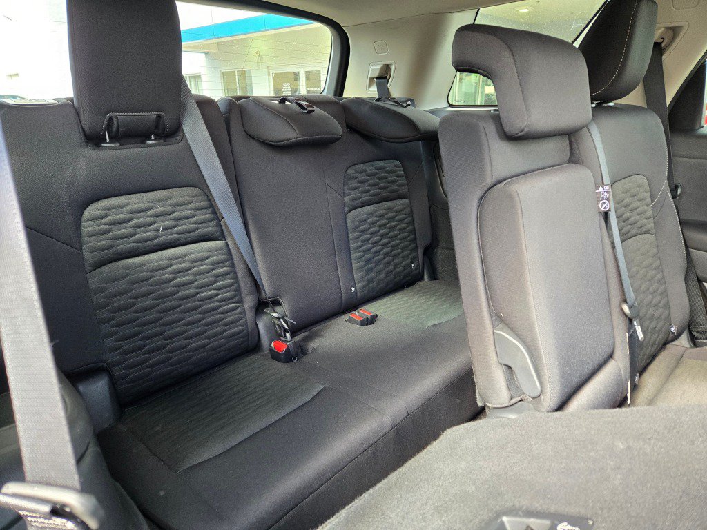 Used 2025 Nissan Pathfinder SV AWD/4WD image 12