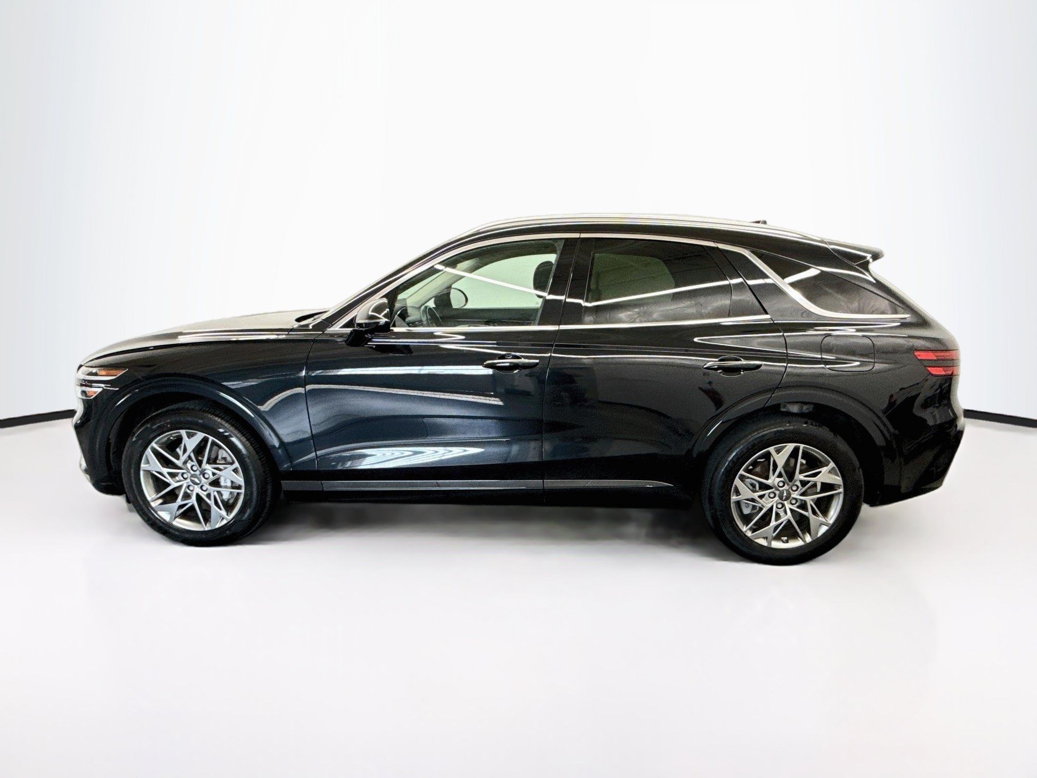 Used 2025 Genesis GV70 2.5T AWD/4WD image 4