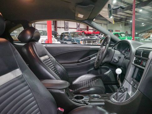 Used 2004 Ford Mustang Mach 1 RWD image 38