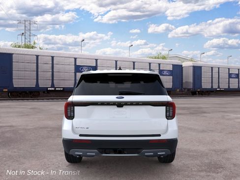 New 2026 Ford Explorer Active w/ Active Comfort Package RWD image 5