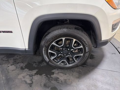 Used 2018 Jeep Compass Trailhawk w/ Leather Interior Group AWD/4WD image 35