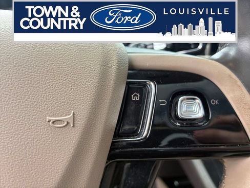 Used 2020 Lincoln Corsair FWD w/ Premium Package image 16