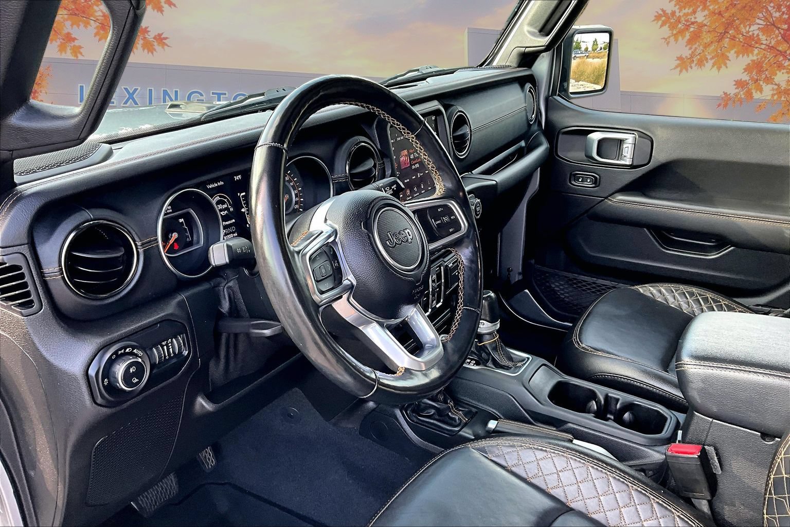 Used 2021 Jeep Gladiator Overland AWD/4WD image 17