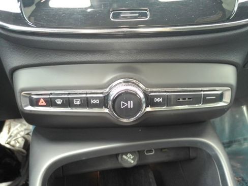 Used 2022 Volvo C40 P8 Recharge Ultimate image 42