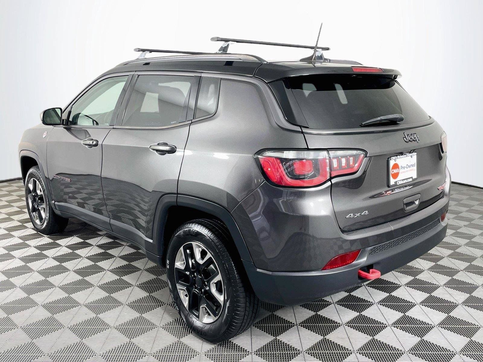 Used 2018 Jeep Compass Trailhawk w/ Cold Weather Group AWD/4WD image 6