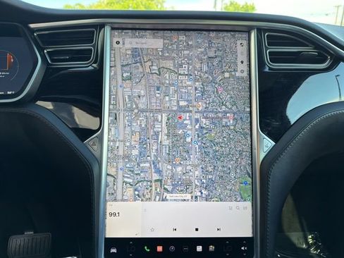 Used 2018 Tesla Model X 75D AWD/4WD image 27