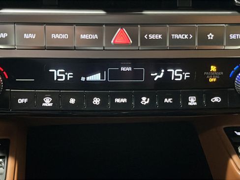 Used 2024 Kia Telluride EX X-Line AWD/4WD image 18