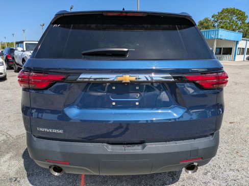 Used 2023 Chevrolet Traverse LS image 5