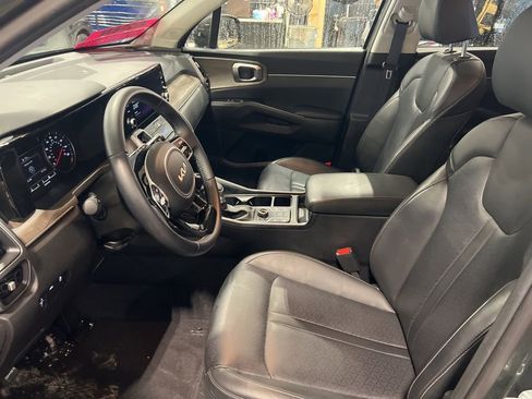 Certified 2023 Kia Sorento S image 4