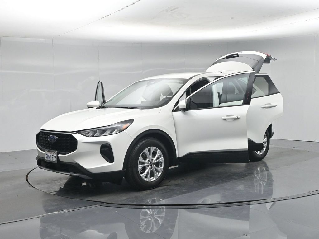 Used 2023 Ford Escape Active w/ Tech Pack #2 FWD image 33