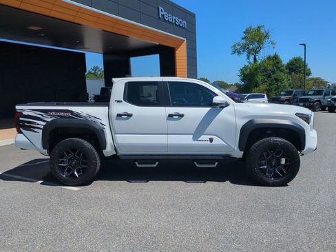 Used 2024 Toyota Tacoma TRD Off-Road w/ TRD Off Road Upgrade Package AWD/4WD image 3