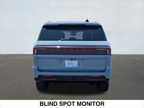 Used 2025 Lincoln Navigator L Reserve AWD/4WD image 4
