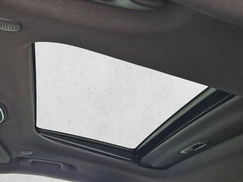 New 2025 Jeep Grand Cherokee Altitude image 19