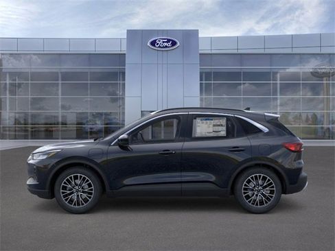 New 2025 Ford Escape SE w/ Class II Trailer Tow Package image 4