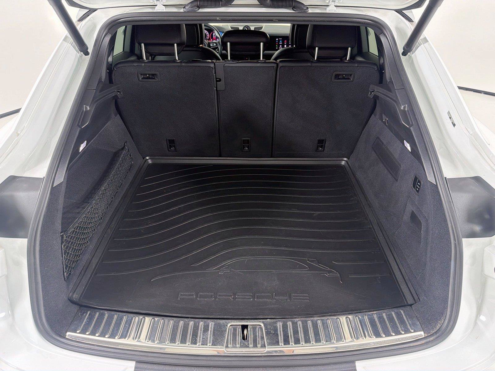 Certified 2024 Porsche Cayenne Coupe AWD/4WD image 31