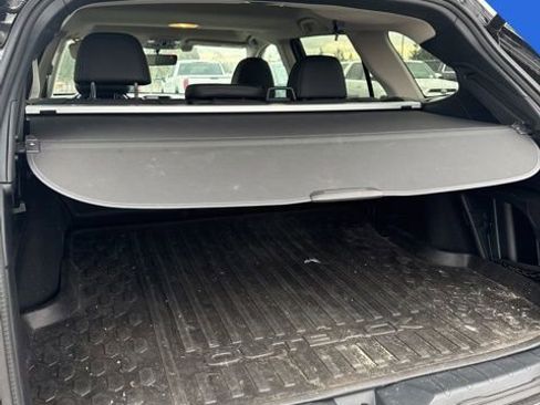 Used 2022 Subaru Outback Limited image 9