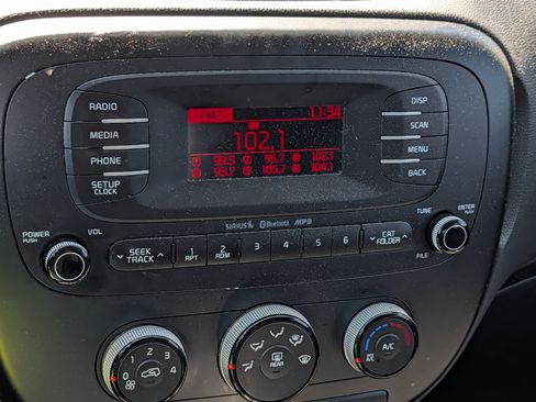 Used 2015 Kia Soul + FWD image 6