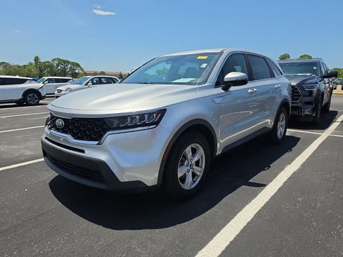 Certified 2021 Kia Sorento LX FWD image 7