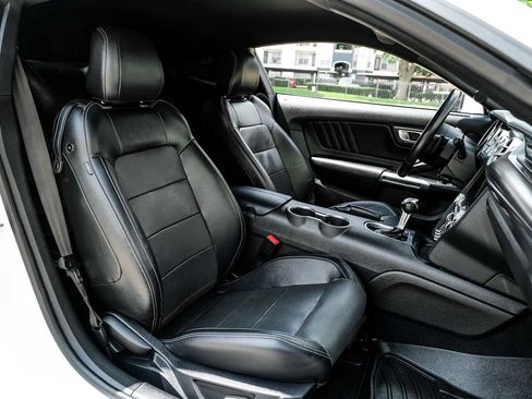 Used 2019 Ford Mustang GT Premium w/ GT Performance Package RWD image 36