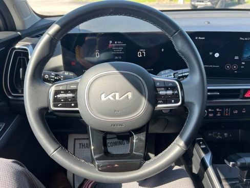 Used 2025 Kia Sorento EX w/ Panoramic Sunroof Package FWD image 16