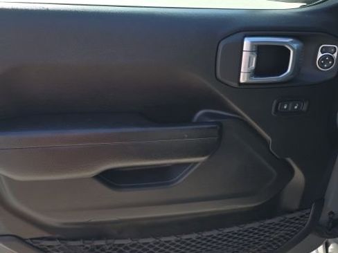 Used 2021 Jeep Gladiator Mojave w/ Trailer Tow Package image 11