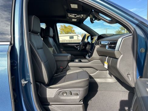 New 2026 GMC Yukon XL Elevation w/ Elevation Premium Package image 24