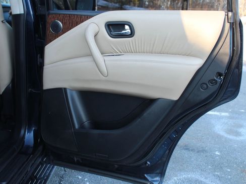 Used 2017 Nissan Armada SL image 17