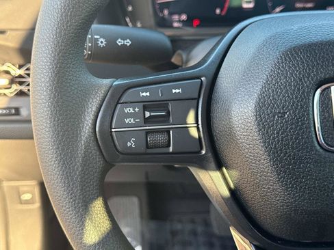 Certified 2025 Honda Accord SE image 30