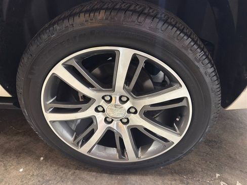 Used 2010 Cadillac Escalade ESV Premium AWD/4WD image 40