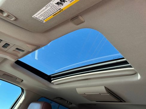 Used 2016 Cadillac Escalade Luxury image 9