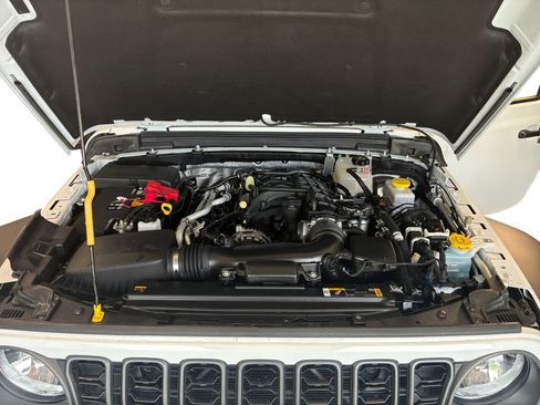 Used 2024 Jeep Wrangler Unlimited Sport AWD/4WD image 29
