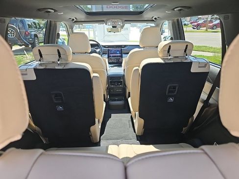 Certified 2025 Jeep Grand Cherokee L Limited w/ Luxury Tech Group II AWD/4WD image 27