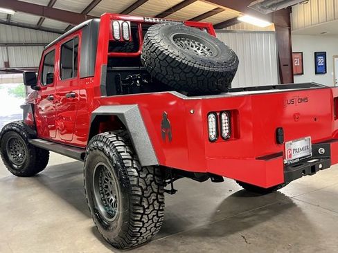 Used 2021 Jeep Gladiator Sport image 6