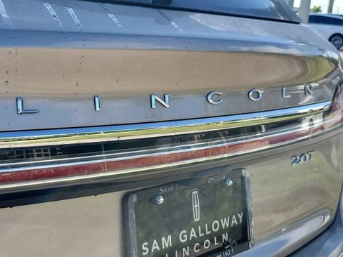 Used 2020 Lincoln Nautilus Reserve FWD image 11