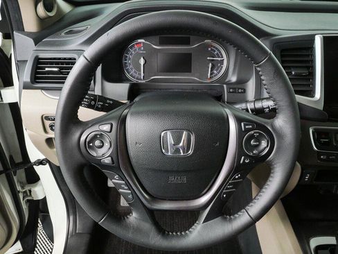 Used 2017 Honda Pilot EX-L image 7
