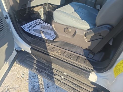 Used 2012 Ford F450 XL image 11