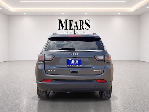 Used 2023 Jeep Compass Latitude w/ Sun and Sound Group AWD/4WD image 4