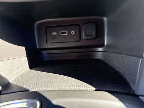 Used 2024 Chevrolet Equinox LT image 31