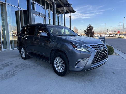 Used 2021 Lexus GX 460 Premium w/ Premium Package image 3