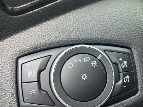 Used 2018 Ford Escape SEL image 23