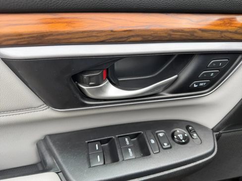 Used 2017 Honda CR-V EX-L image 14