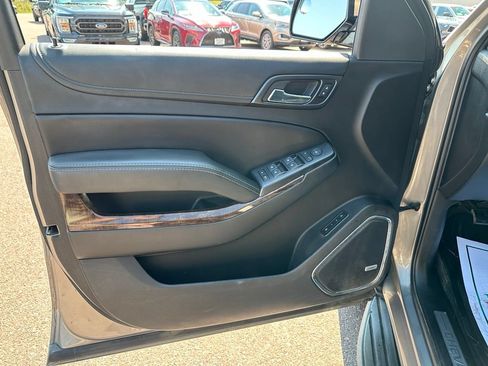 Used 2018 Chevrolet Suburban LT AWD/4WD image 12
