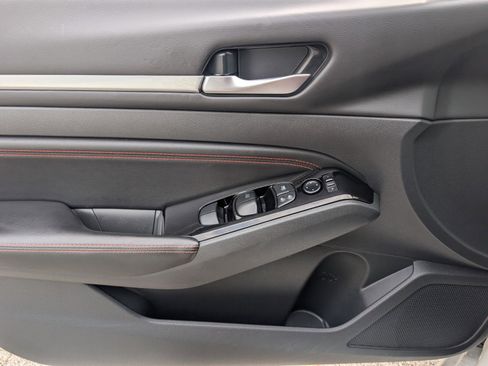 Used 2023 Nissan Altima 2.5 SR image 34