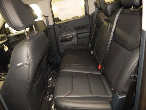 New 2025 Ford Maverick Lariat w/ Black Appearance Package image 13