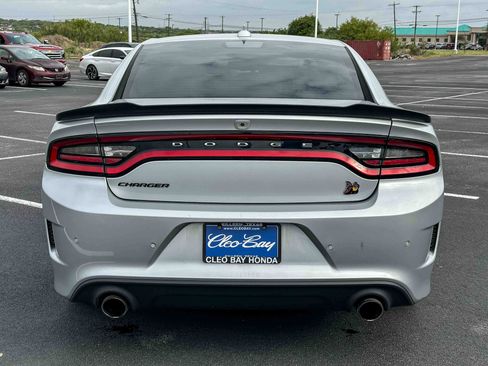 Used 2019 Dodge Charger Scat Pack w/ Technology Group RWD image 7