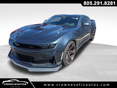 Used 2020 Chevrolet Camaro SS image 2
