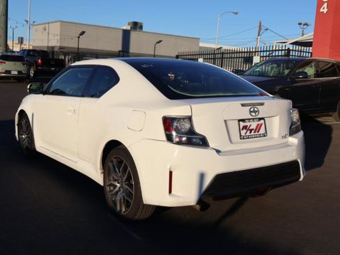 Used 2014 Scion tC image 5
