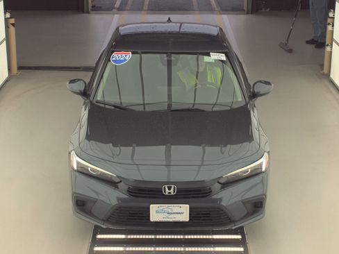 Used 2024 Honda Civic LX image 2